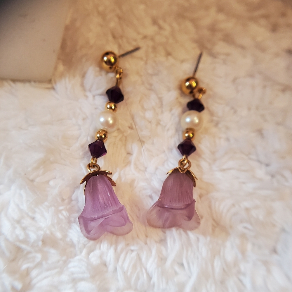 Vintage Avon Pearl Floral Drop Earrings